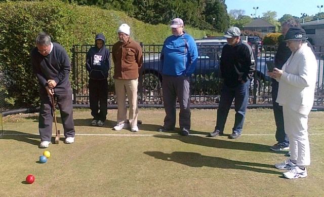 Chris Clarke coaching a group at the 2014 MAGAK