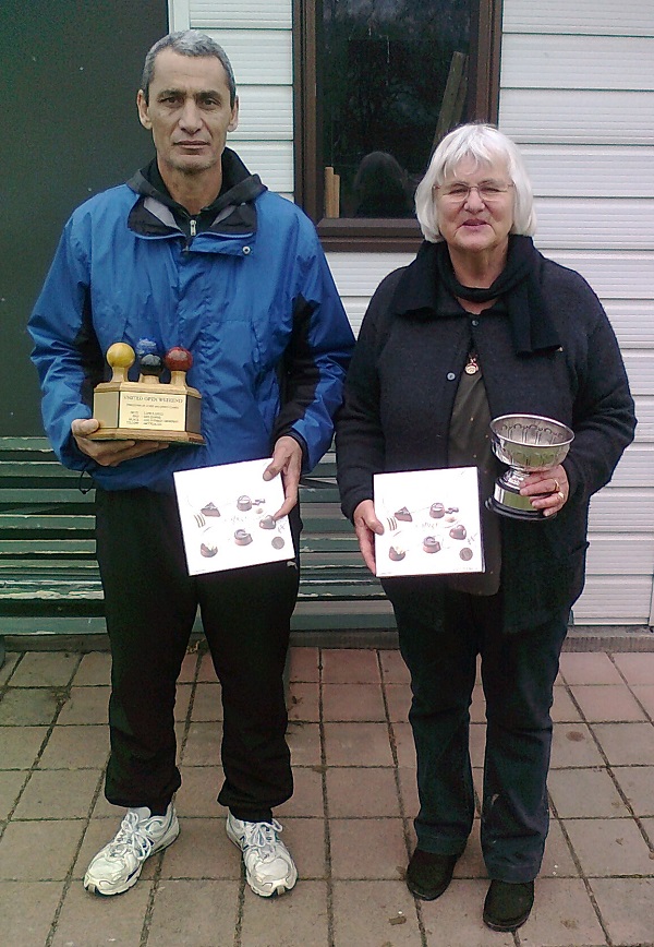 Harps Hahurangi, winner of the Open and Pam Hurst, winner of the handicap